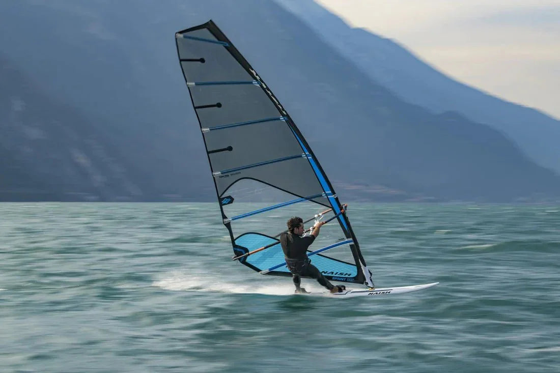 NAISH Freeride pakke: Naish Strato Wood + Komlett Naish Sprint rigg - Surf1