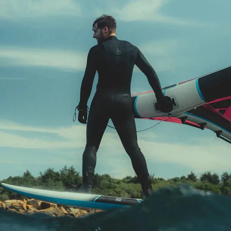 Hvorfor en Våtdrakt Ikke Bare er en Våtdrakt: Vårt Valg for Deg som Drives av Vind - Surf1