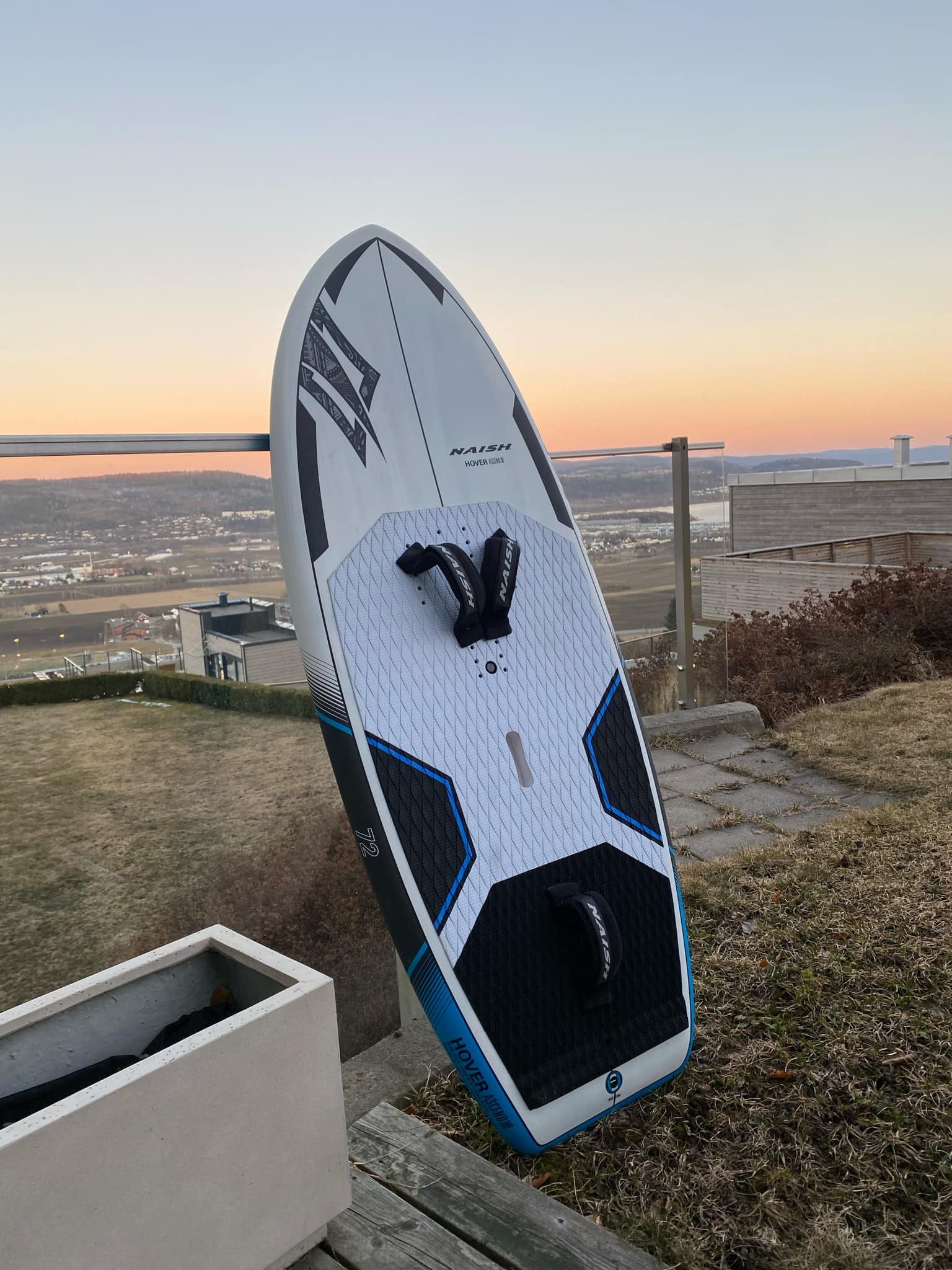 Naish HOVER WING FOIL ASCEND CARBON ULTRA 72 - demo